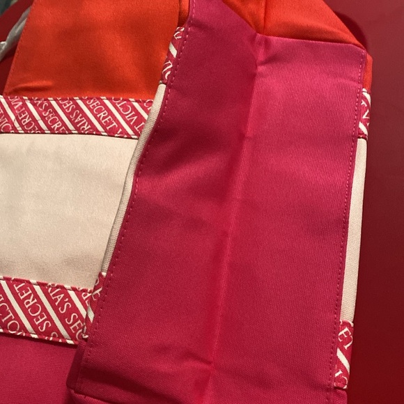 Victoria’s Secret ❤️🩷Colorblock❤️🩷Logo Tote👜/NWT - Picture 7 of 9